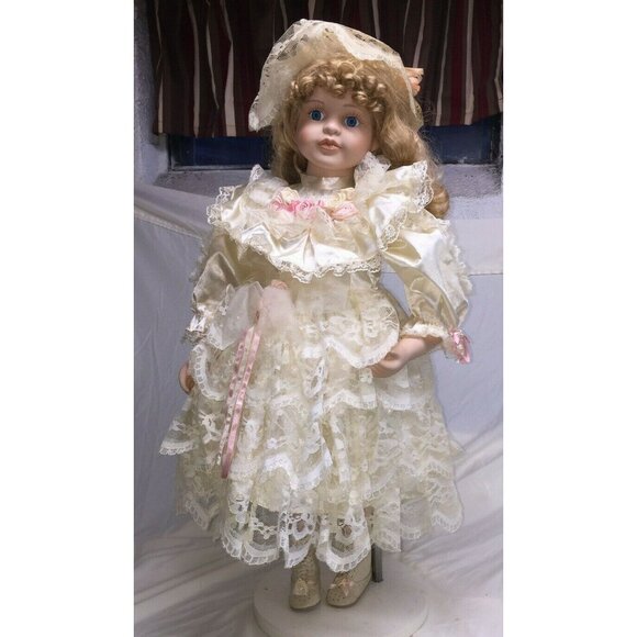 KATHERINE Collectible Memories Beautiful Vintage Hand Crafted Porcelain Doll 29" - Picture 2 of 12